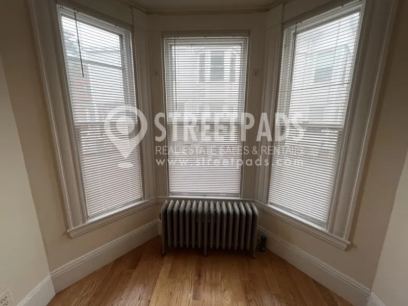 381 Harvard St, Mid-Cambridge