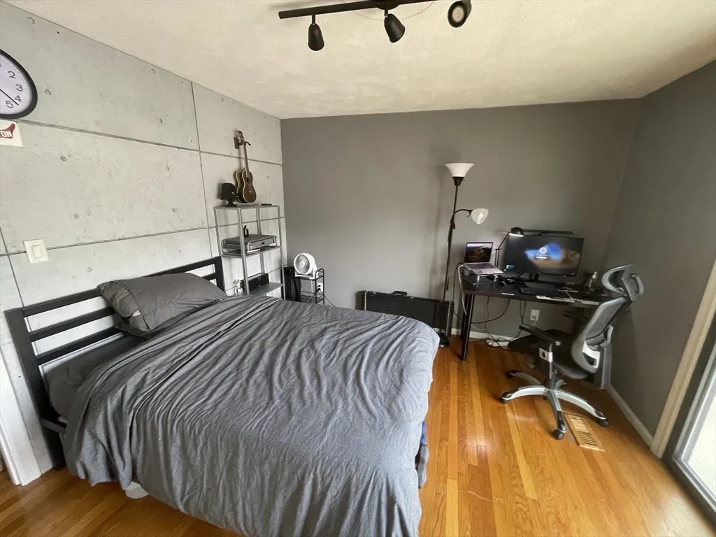 120 Beaconsfield Rd, Brookline