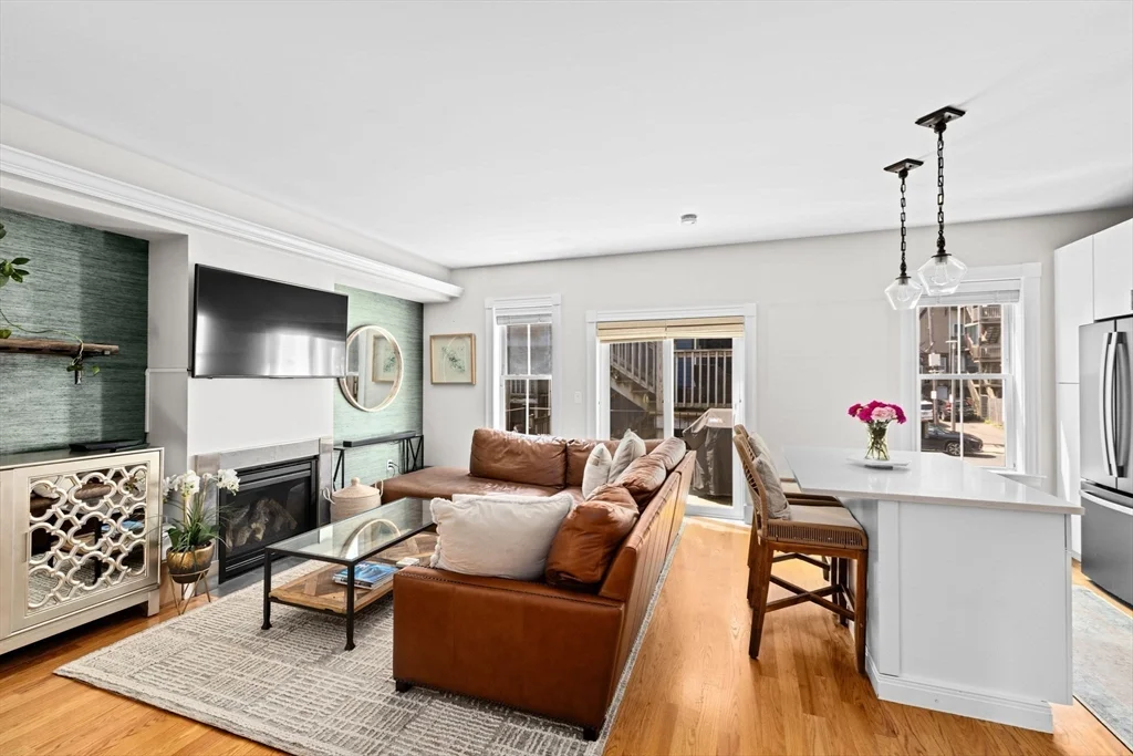 471 East 3rd St, South Boston