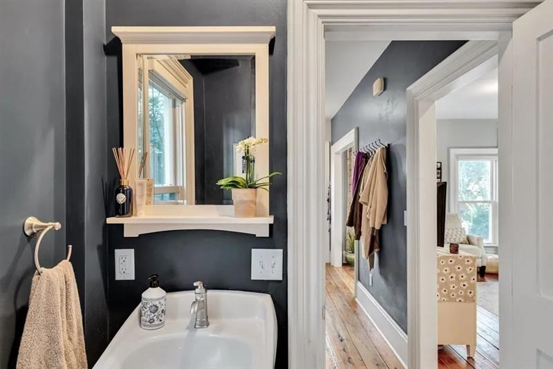 1 Riverside Pl, Riverside