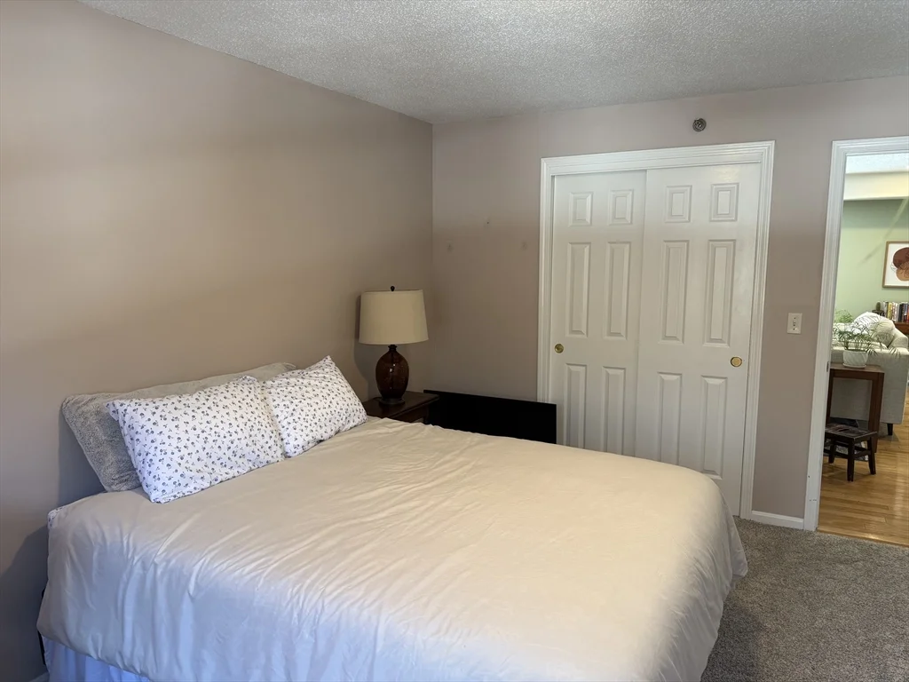 124 Tennis Plaza Rd, Dracut