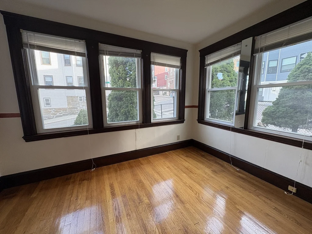 155 Hillside St, Mission Hill