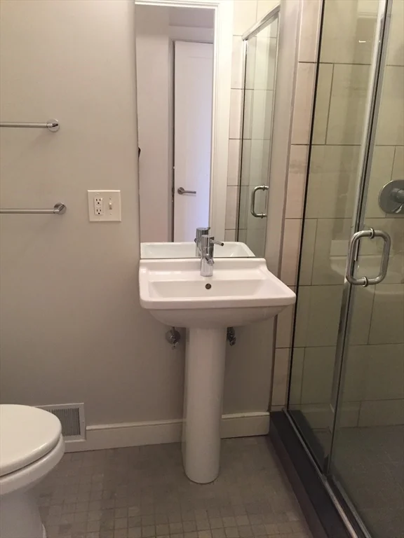 72 Hamilton St, Cambridgeport