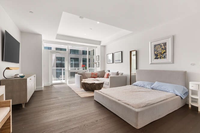 50 Liberty Dr, Seaport District