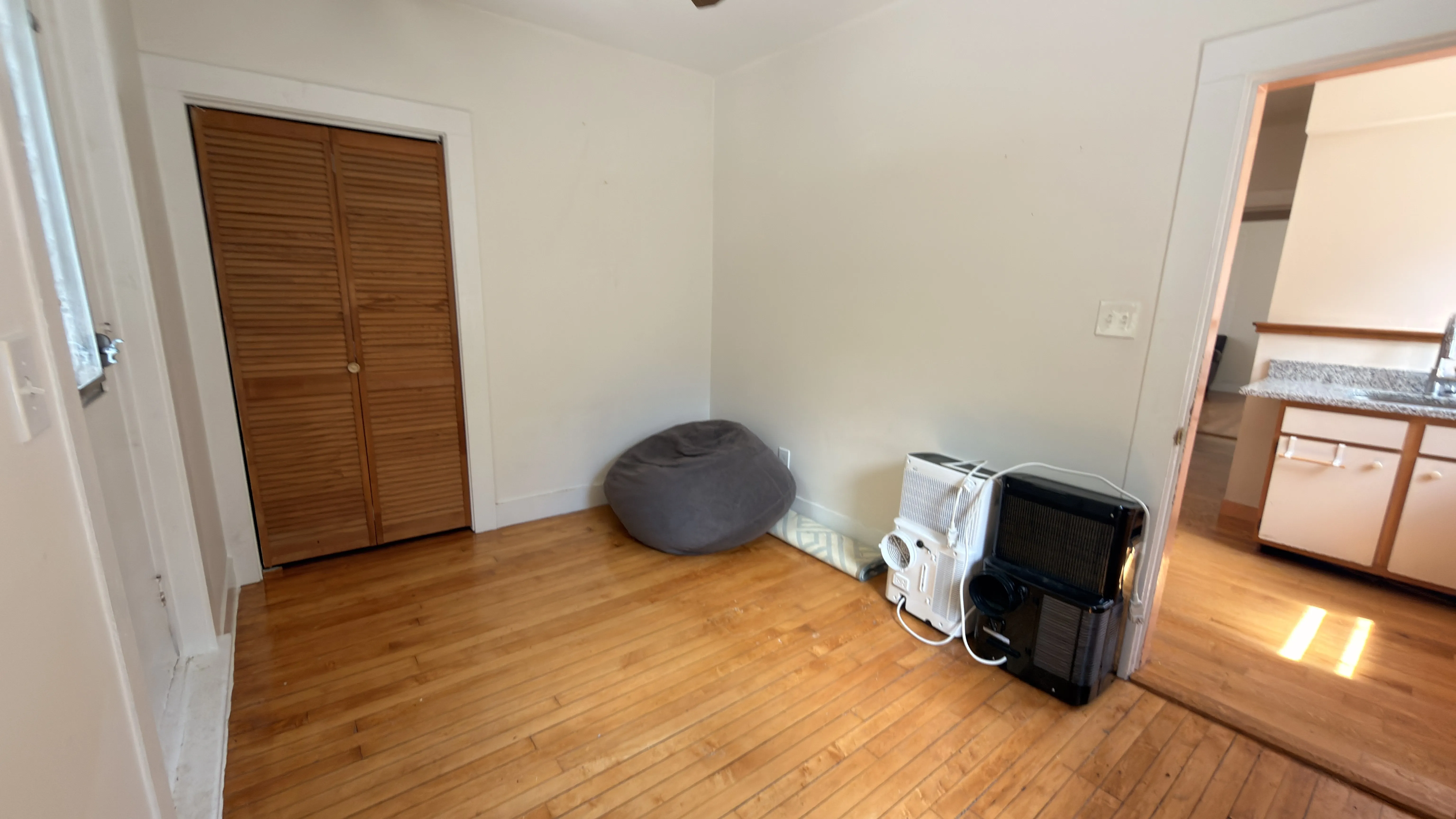 391 Langley Rd, Thompsonville