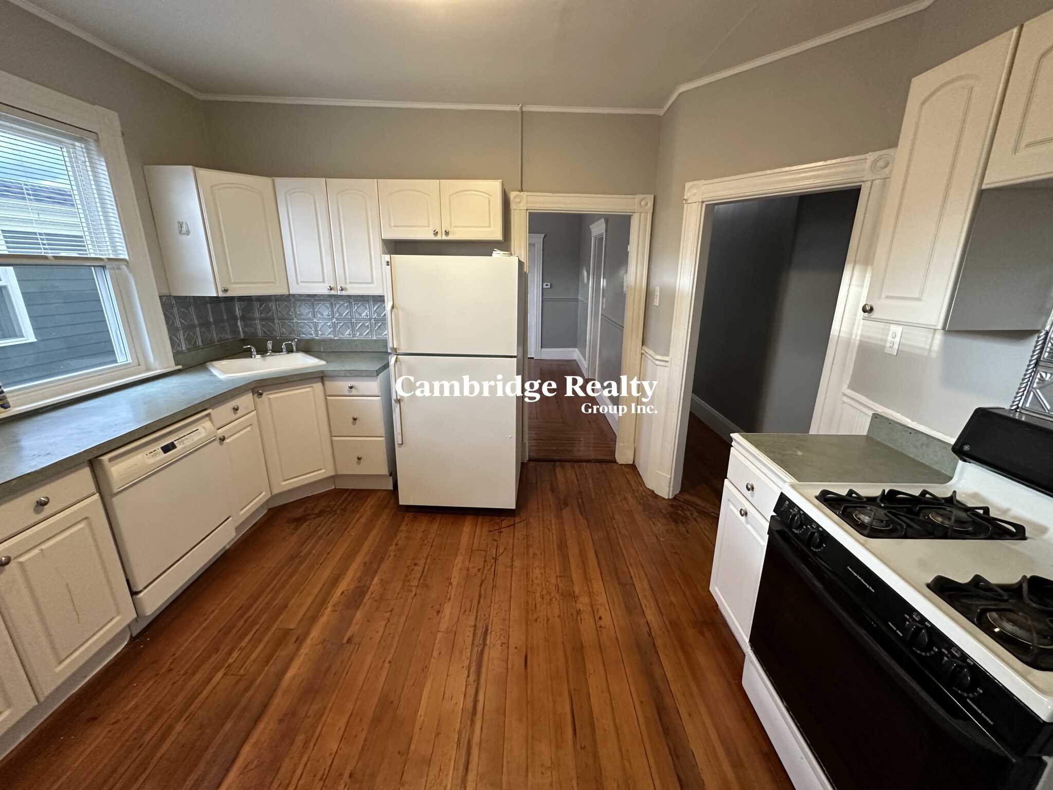 10 Farragut Ave, West Somerville