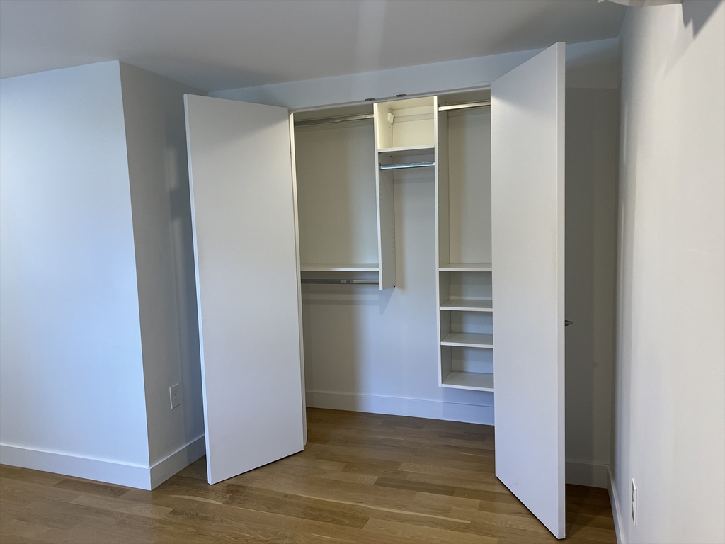 28 Neptune Ave, Winthrop