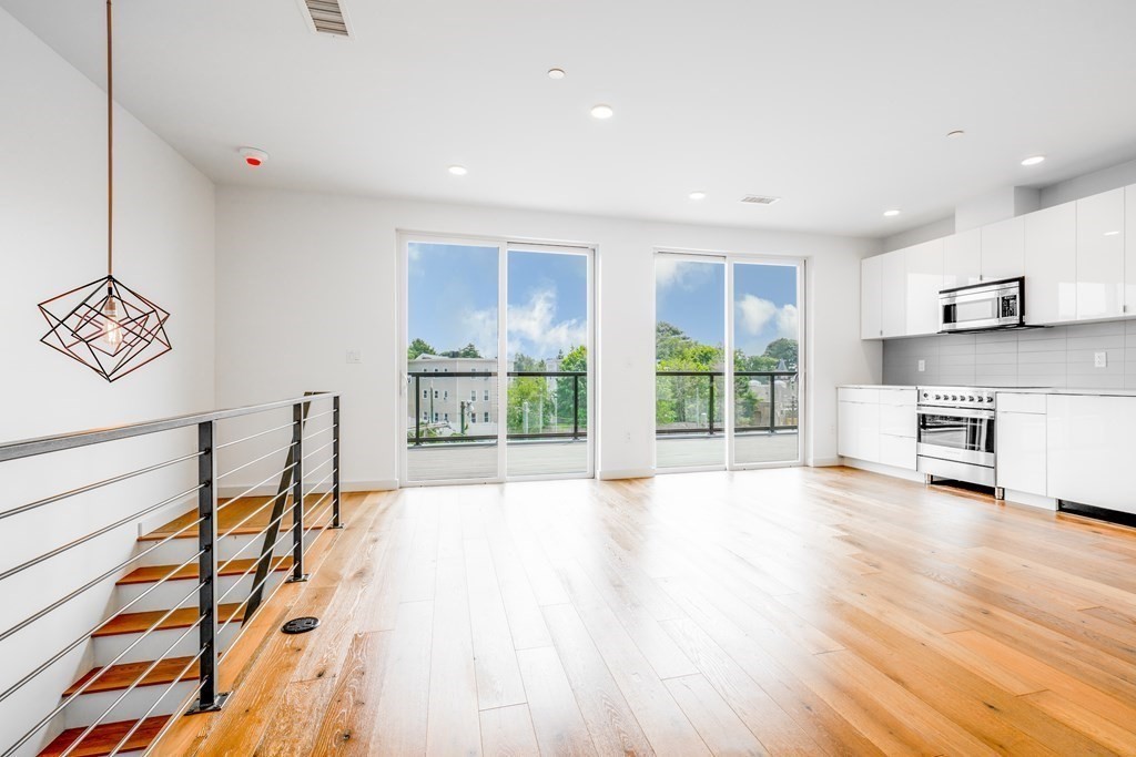 97 Elmwood, North Cambridge