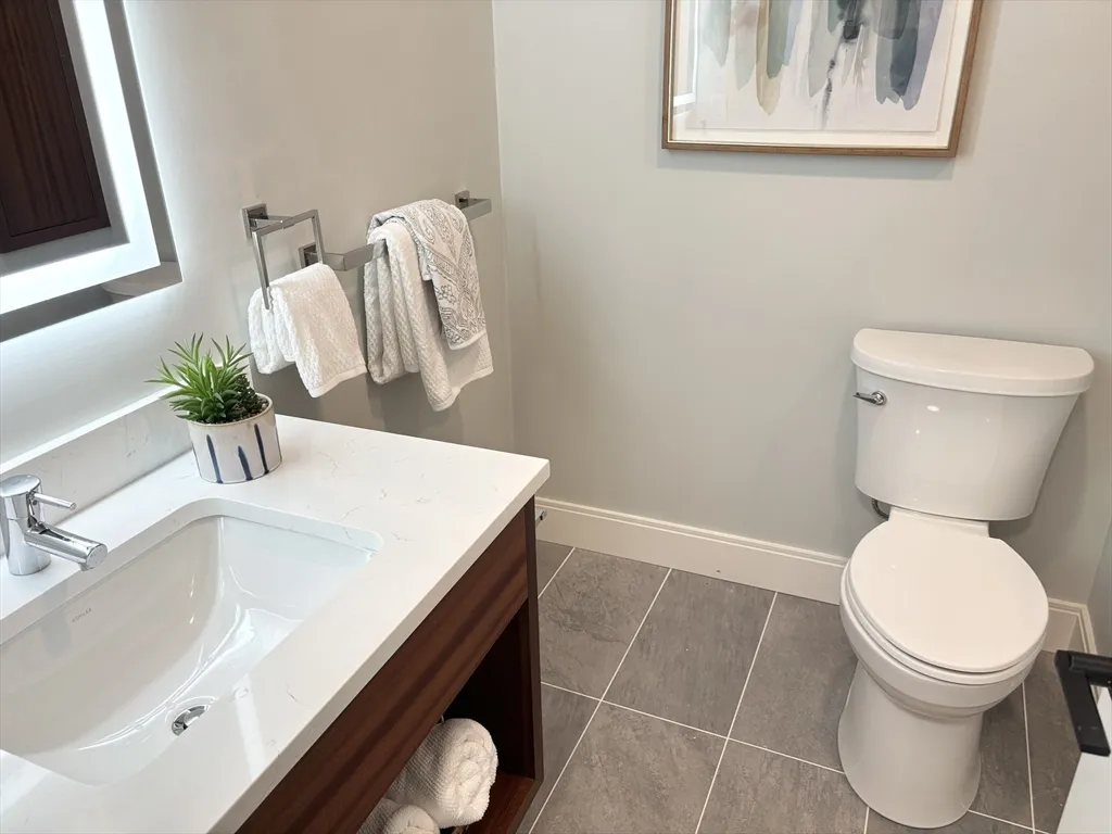 1391 Main St, Walpole