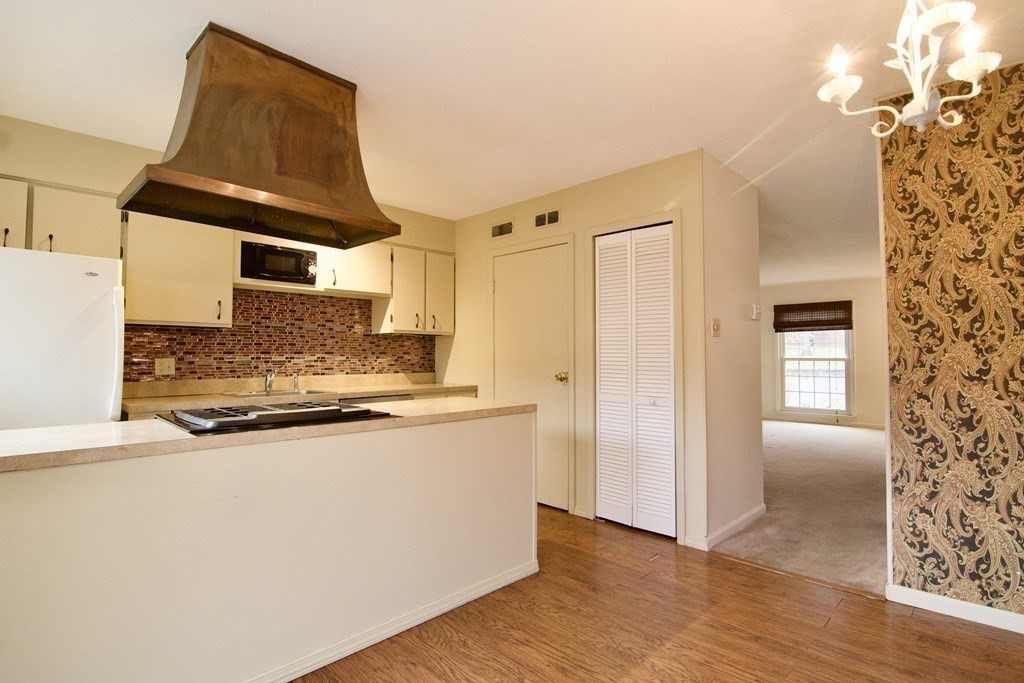 1157 Dickinson St, Forest Park