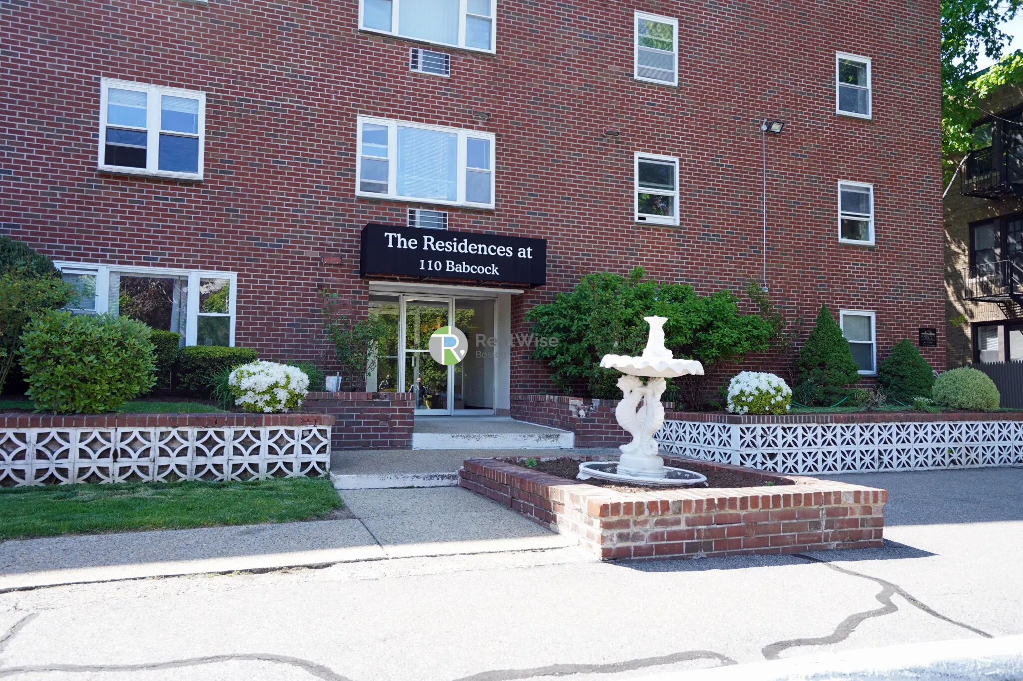 110 Babcock St, North Brookline