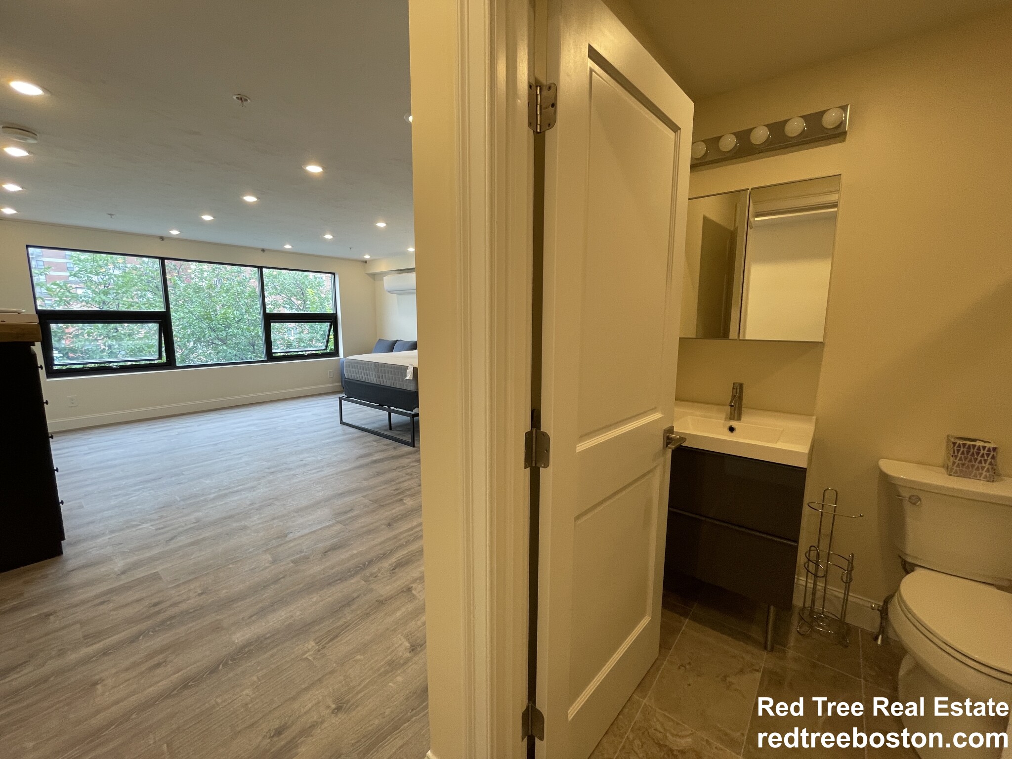 1028 Commonwealth Ave, Boston