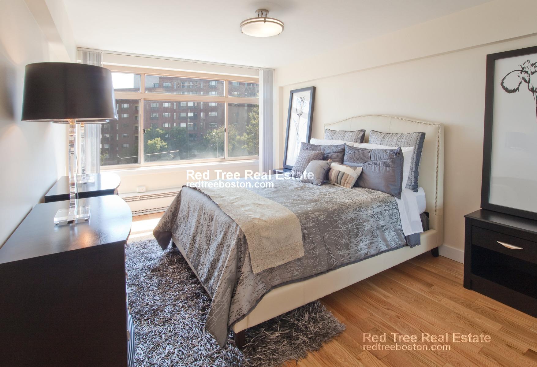 1440 Beacon St, Corey Hill