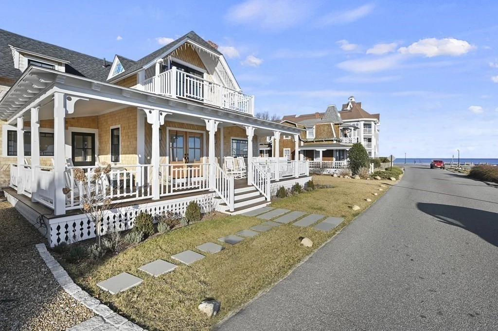 9 Tuckernuck Ave, Oak Bluffs