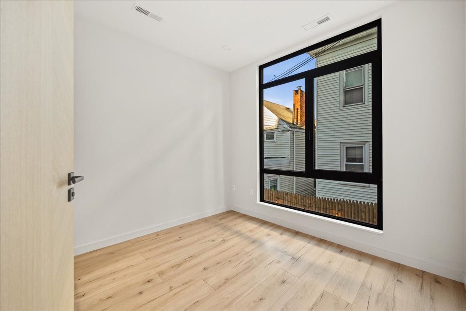 6 National St, South Boston