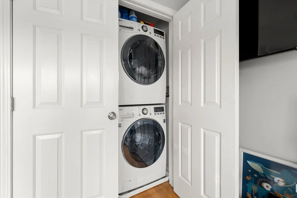 695 E 8th St, South Boston