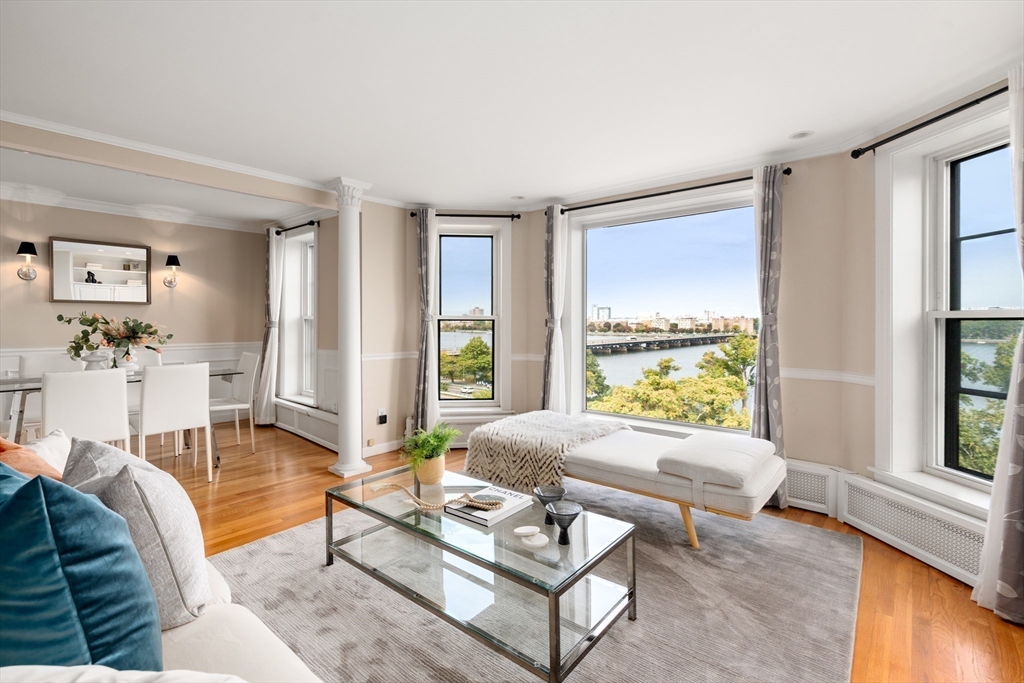 458 Beacon St, Back Bay