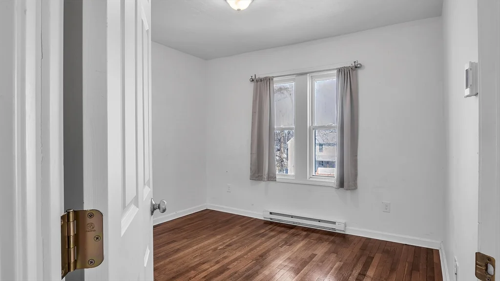 1442 Main St, Worcester