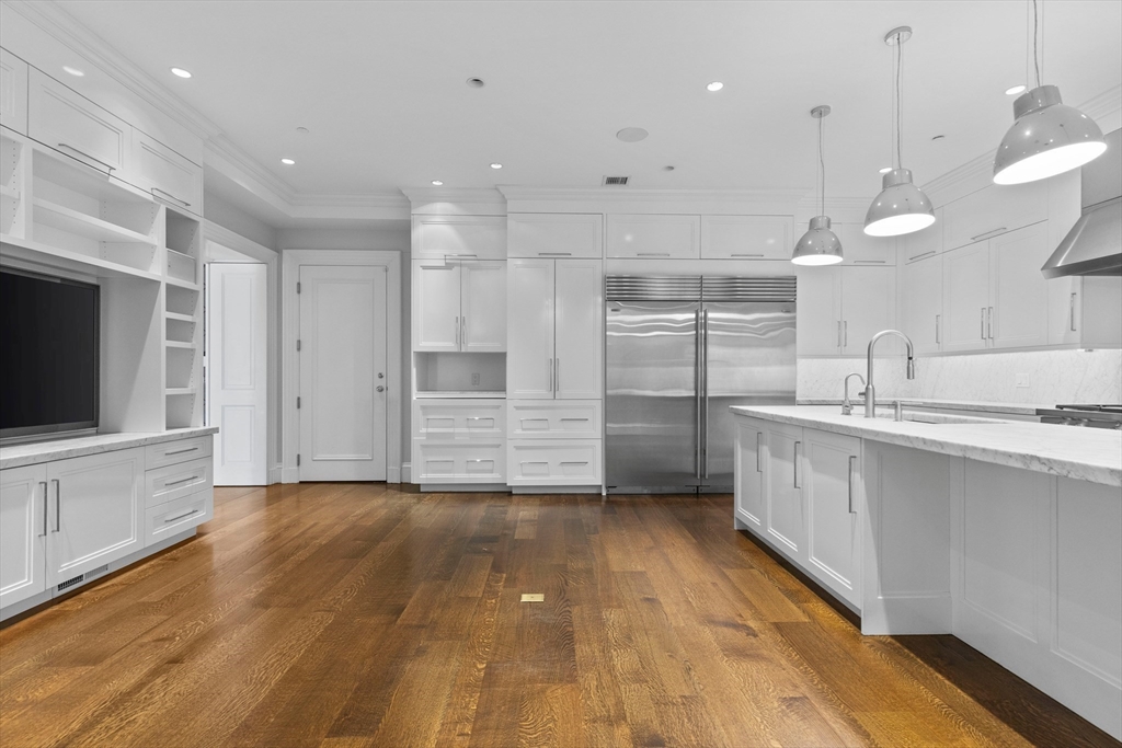 409 Commonwealth Ave, Back Bay