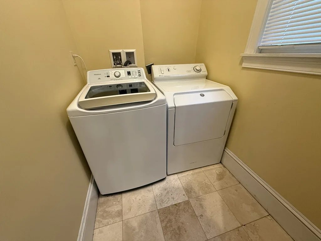 25 Ralph Piteri Ter, Watertown