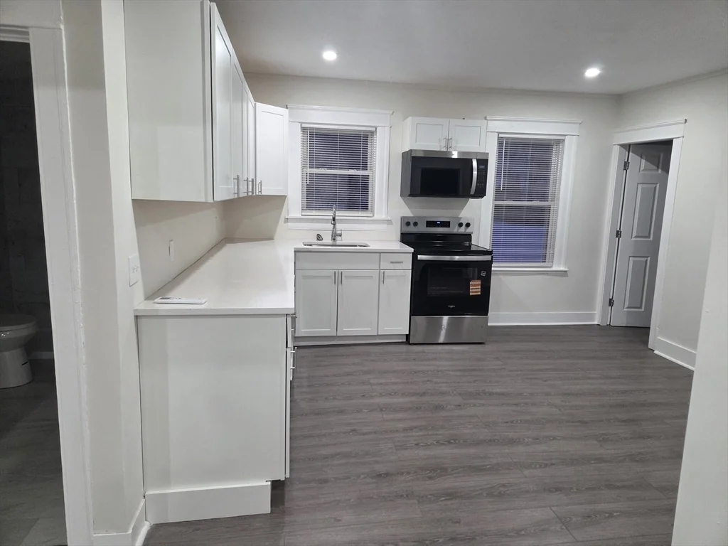 11 Rice Ave, Shrewsbury