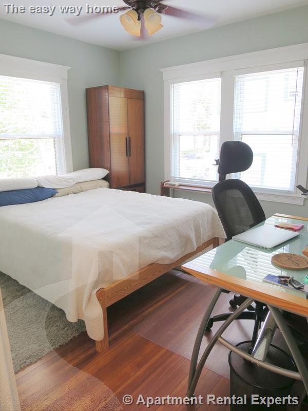 17 Dickson St, Teele Square