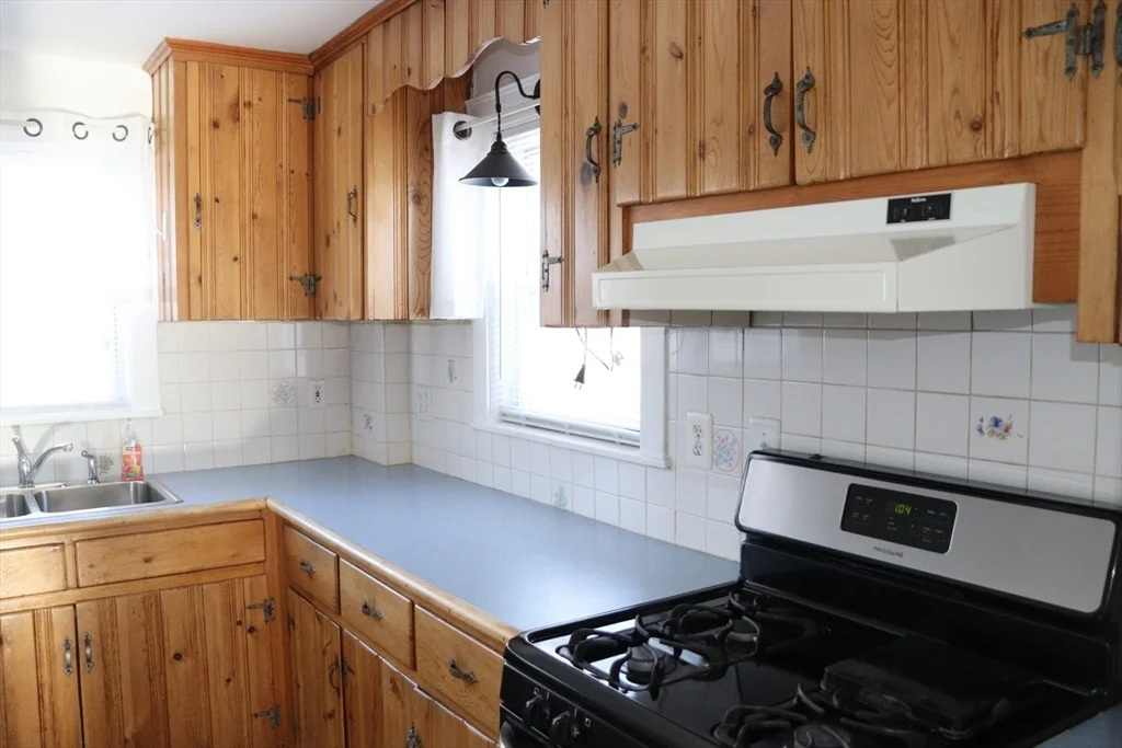 40 Baker Ave, Quincy