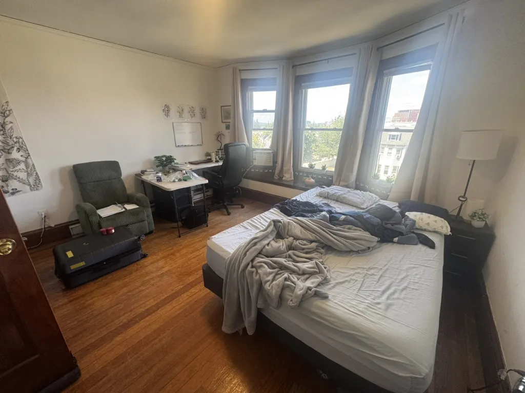 582 Cambridge St, Allston