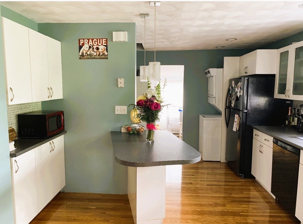 25 Emerald St, Medford