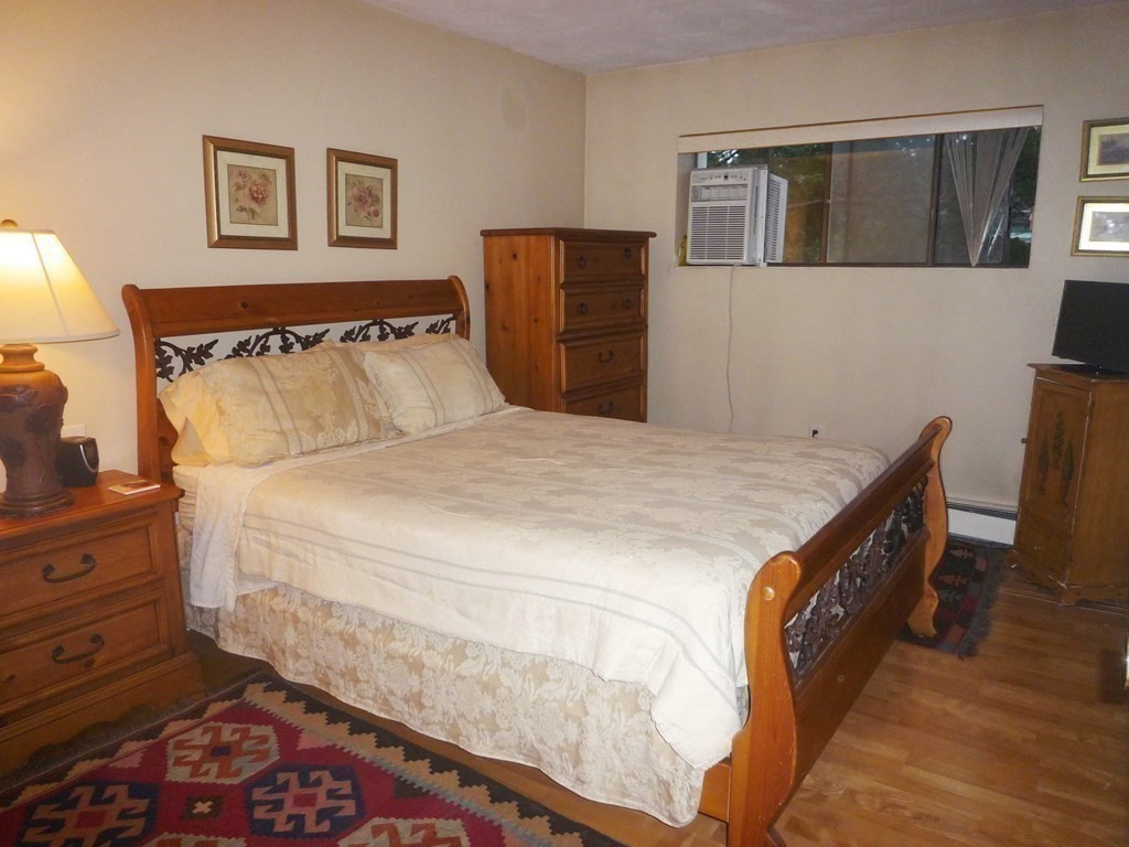 1643 Cambridge St, Mid-Cambridge