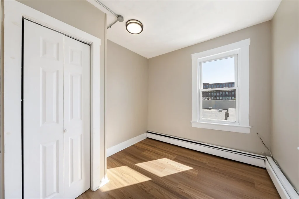 50 Common St, North Lawrence