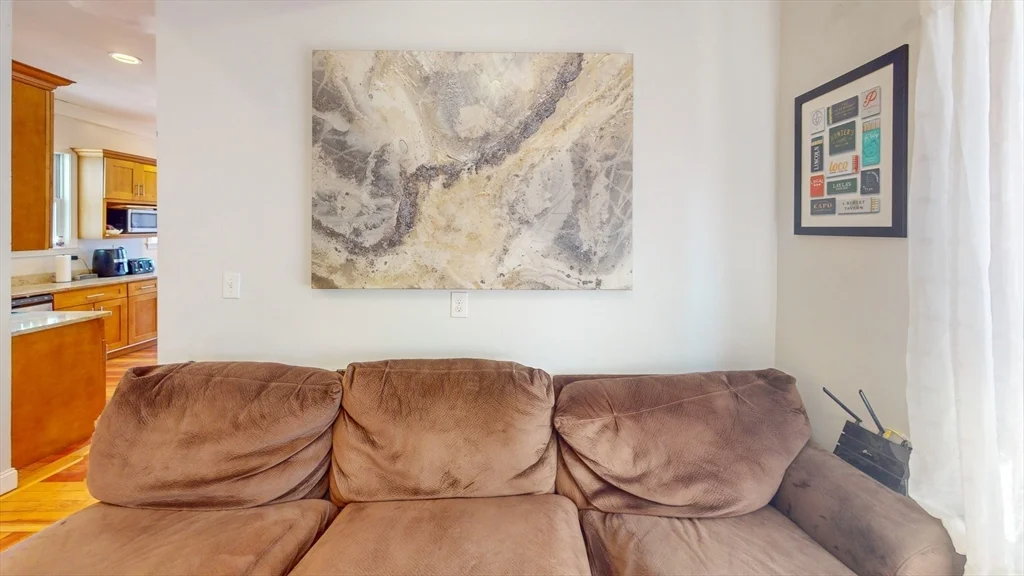 16 Carpenter St, South Boston