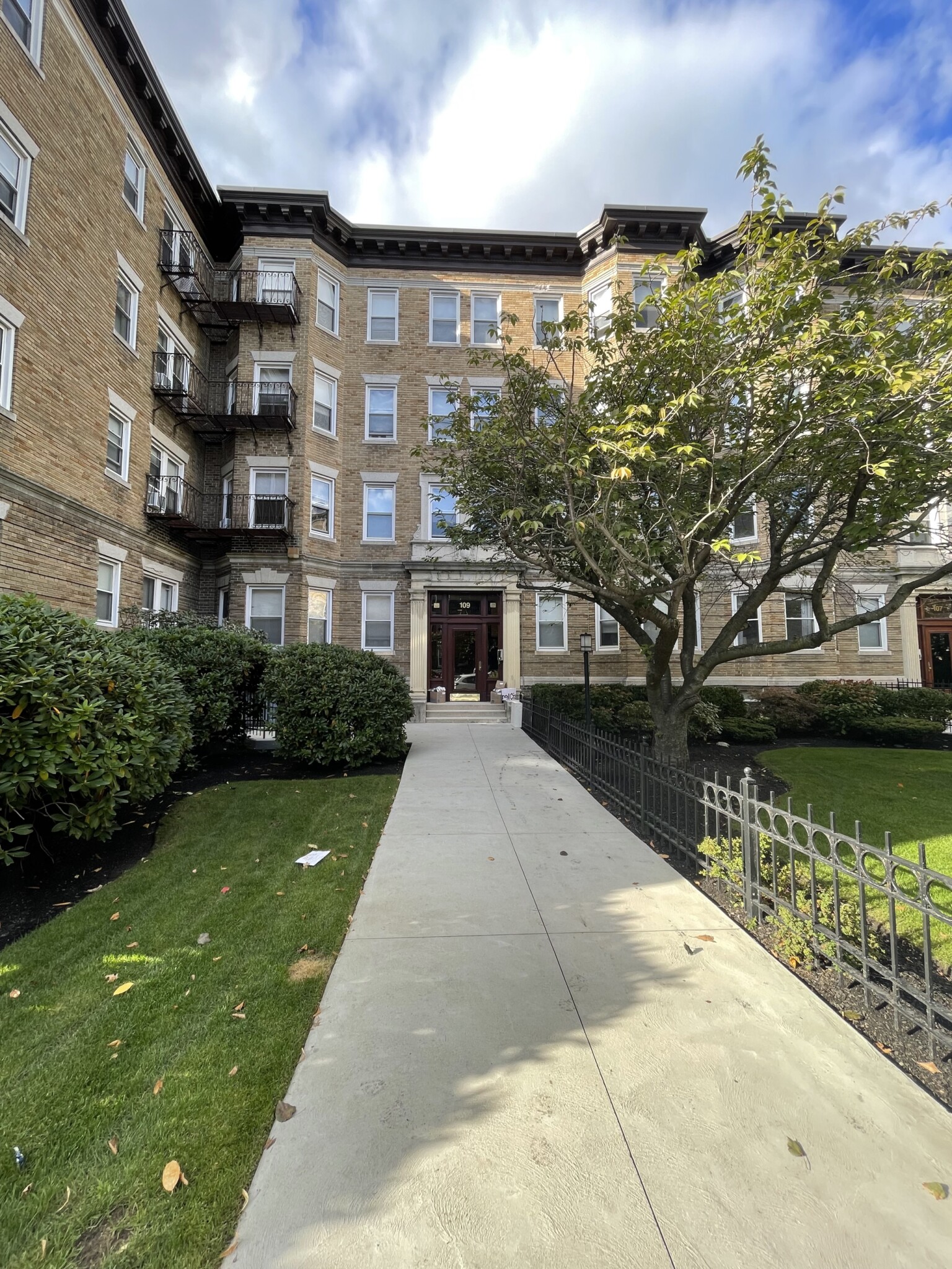 109 Queensberry St, Fenway