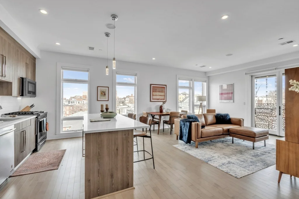 232 Old Colony Ave, South Boston