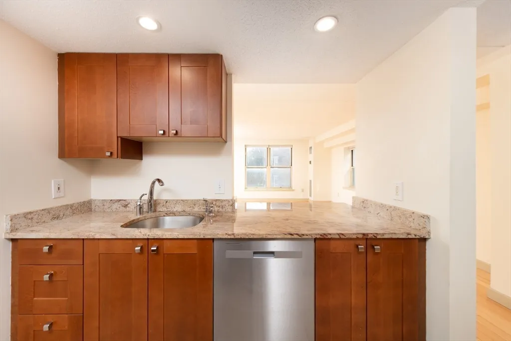 108 Peterborough St, Fenway