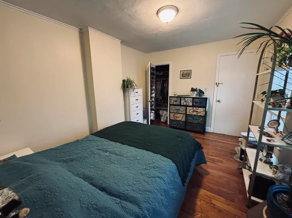 213 Beacon St, Ward Two