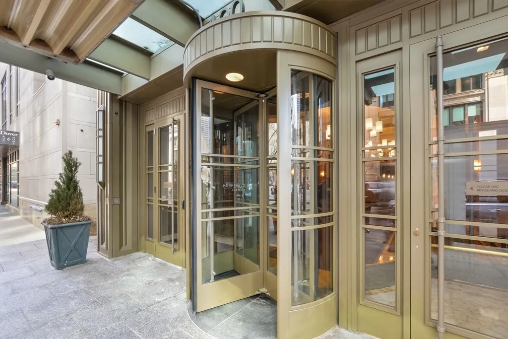 400 Stuart St, Back Bay