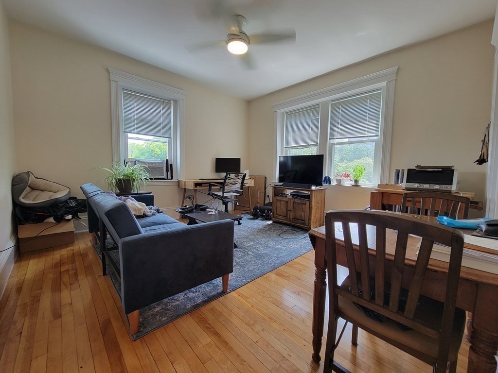 164 Strathmore Rd, Brighton