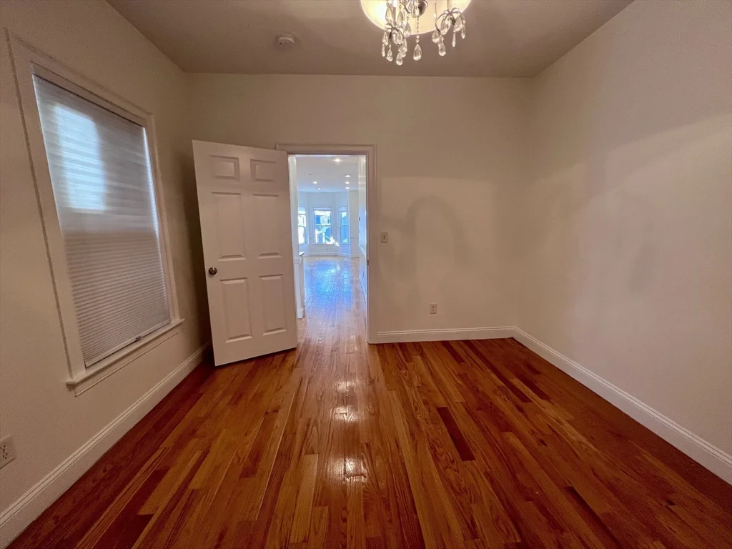 150-1/2 M St, South Boston