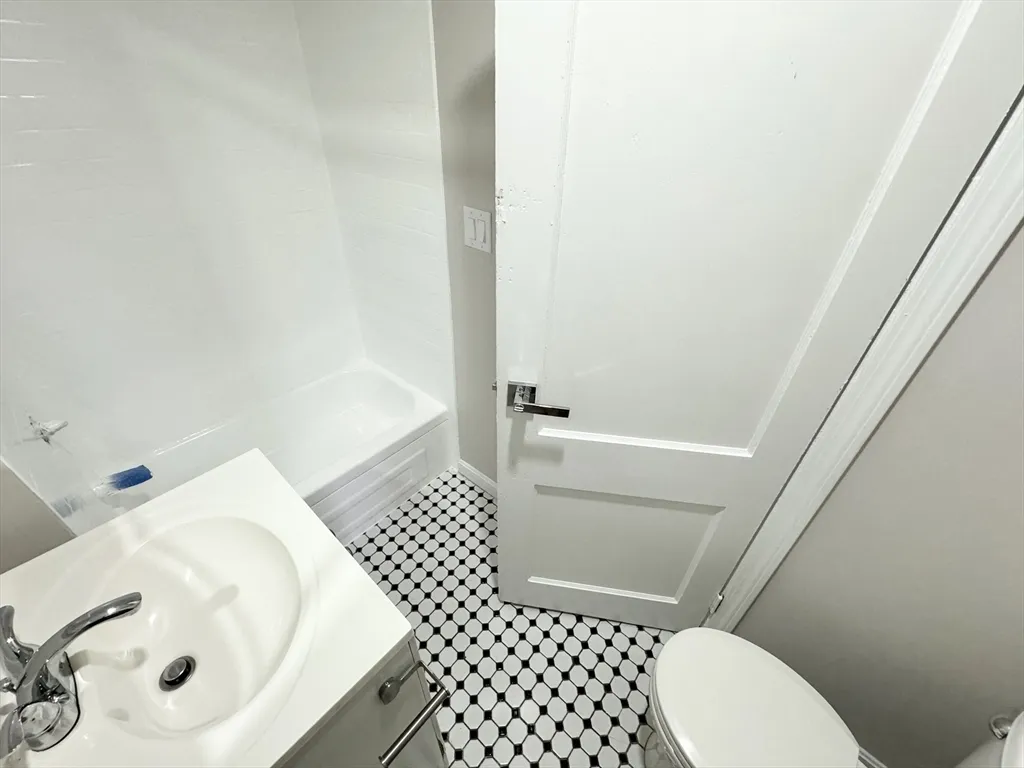 57 Burrell St, Roxbury