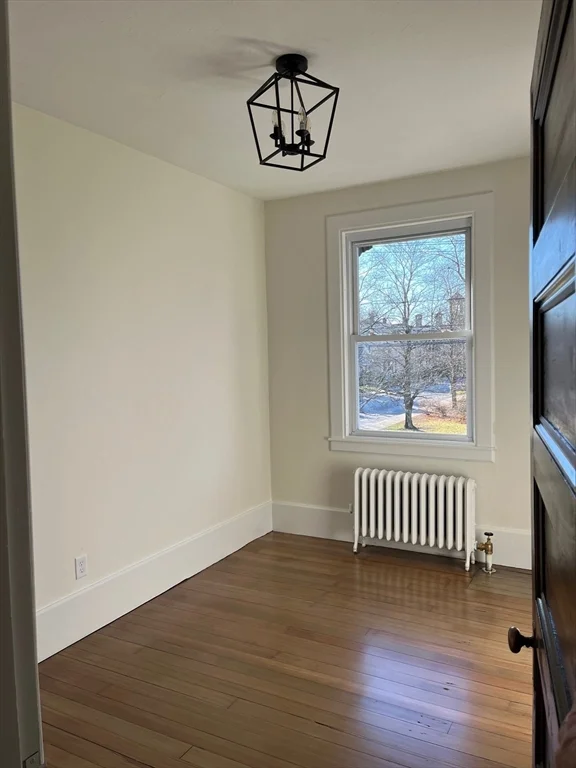 124 Walnut St, Clinton