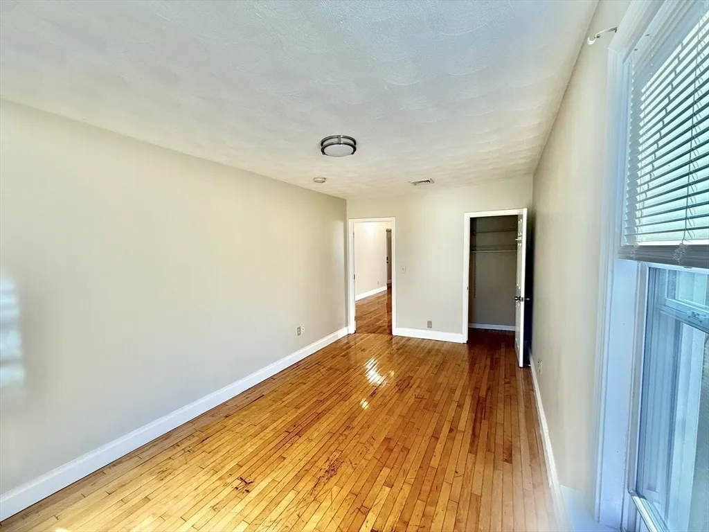 34 School St, Everett