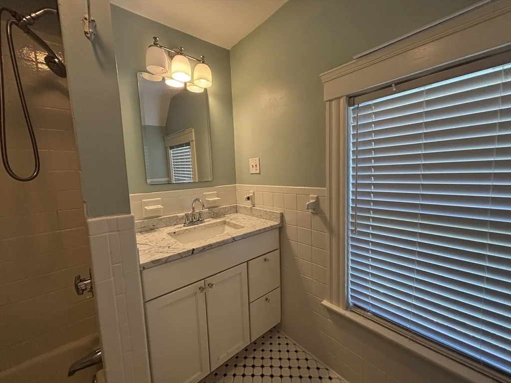 603 High St, Medford