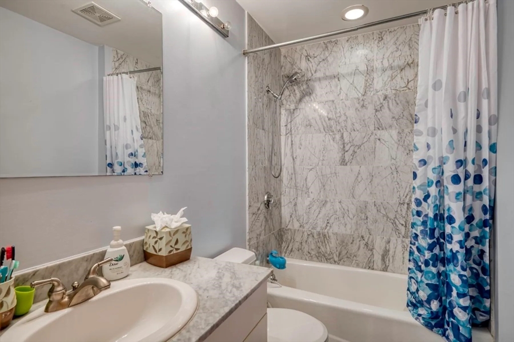 121 Beach St, Leather District