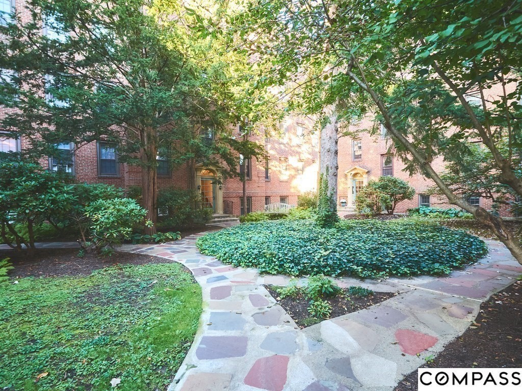 16 Ware St, Harvard Square