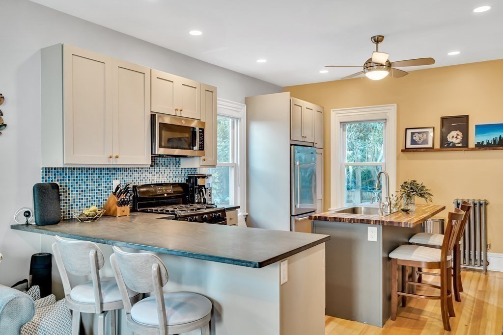 1 Riverside Pl, Riverside