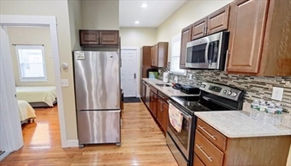 338 Western Ave, Riverside