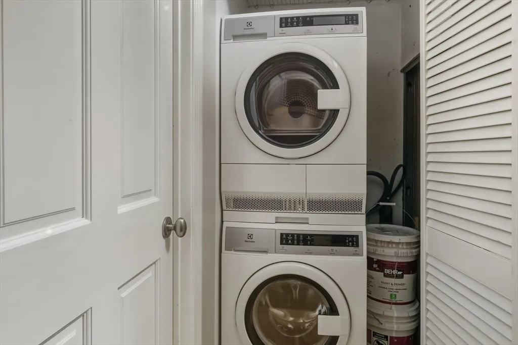 350 North, North End