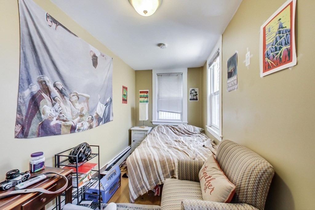 47 Hillside St, Mission Hill