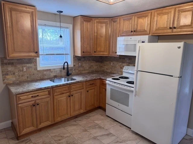 4 Linwood St, Webster